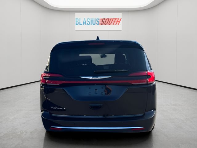 2024 Chrysler Pacifica view 4