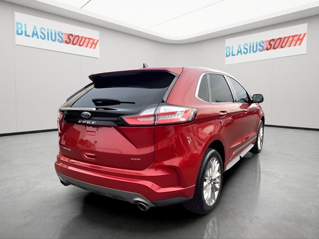 2024 Ford Edge view 3
