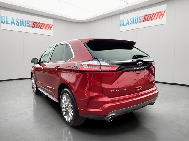 2024 Ford Edge view 5
