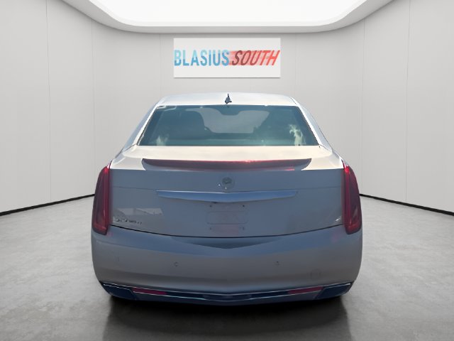 2013 Cadillac XTS view 2