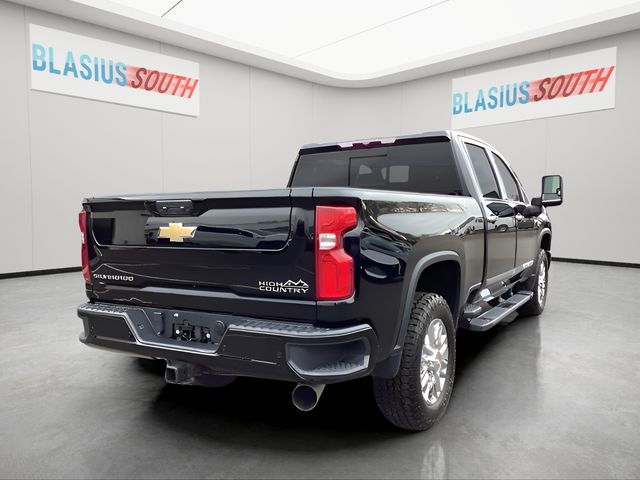 2024 Chevrolet Silverado 2500HD view 3
