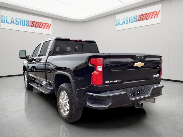 2024 Chevrolet Silverado 2500HD view 5