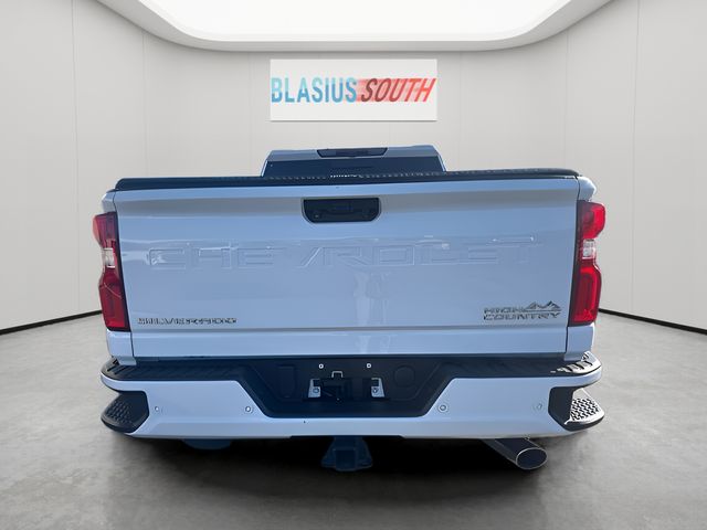2023 Chevrolet Silverado 2500HD view 5