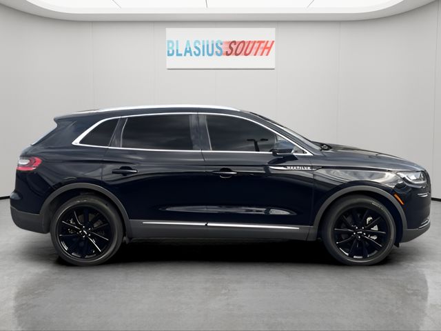 2023 Lincoln Nautilus view 2