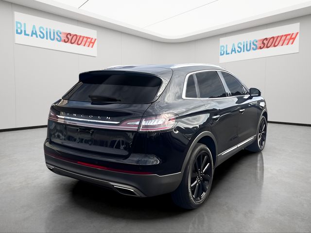 2023 Lincoln Nautilus view 3