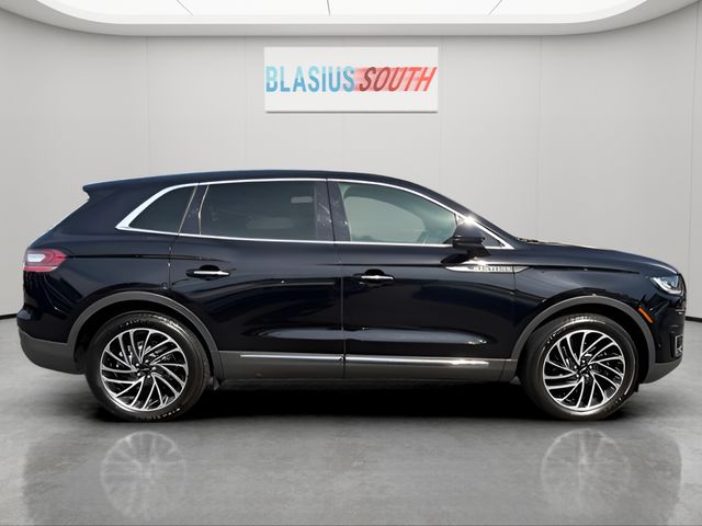 2019 Lincoln Nautilus view 2