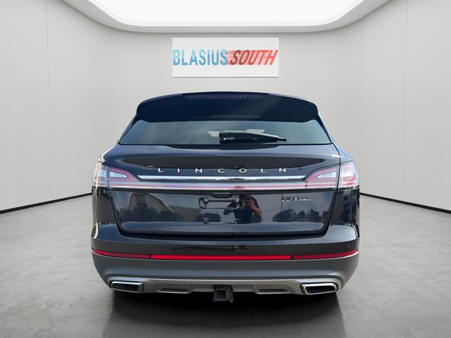 2019 Lincoln Nautilus view 4