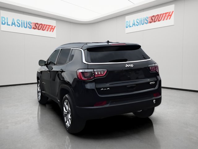 2025 Jeep Compass view 5