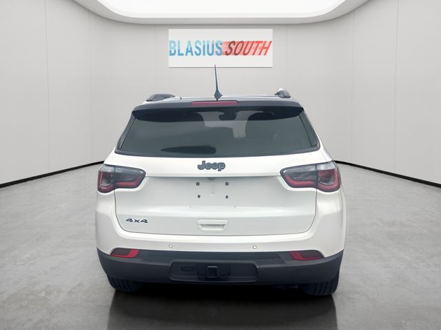 2019 Jeep Compass view 4