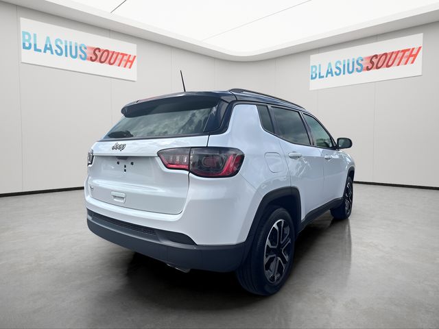 2022 Jeep Compass view 3