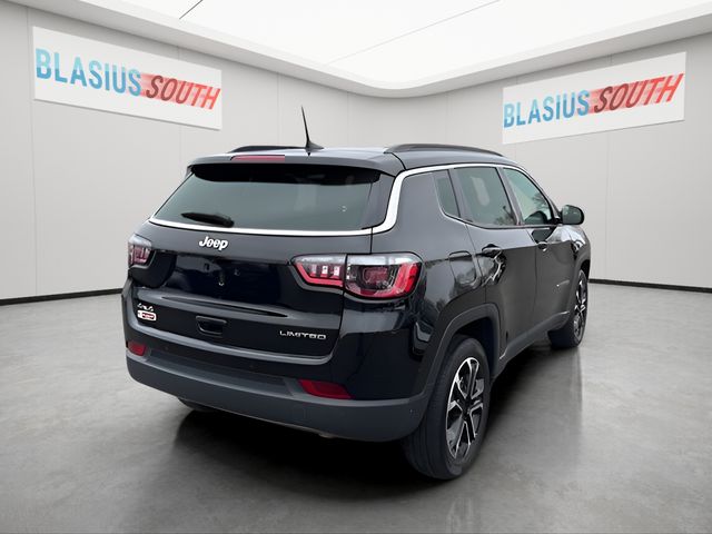 2024 Jeep Compass view 3