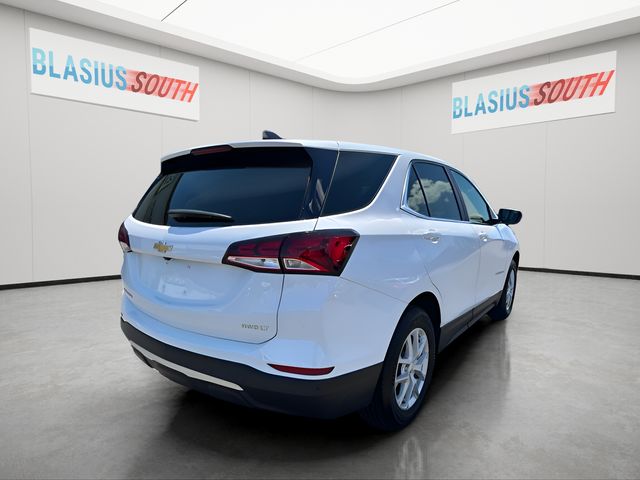 2023 Chevrolet Equinox view 3