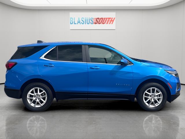 2024 Chevrolet Equinox view 2