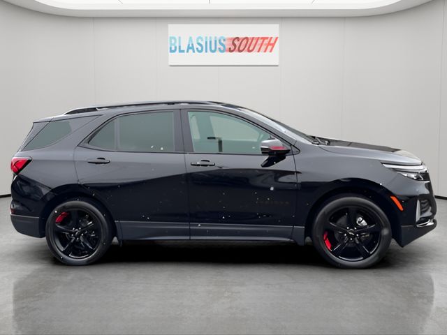 2024 Chevrolet Equinox view 2