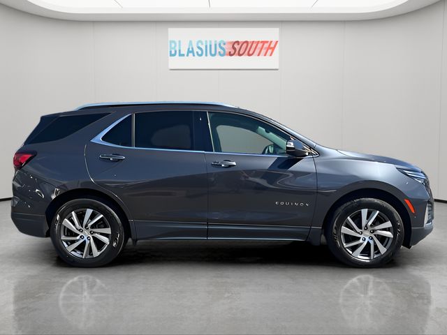 2022 Chevrolet Equinox view 2