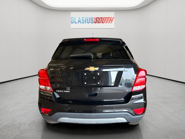2017 Chevrolet Trax view 4