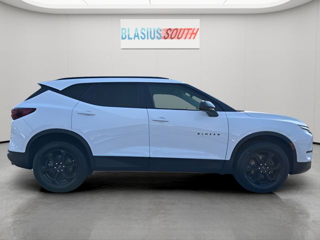 2025 Chevrolet Blazer view 2