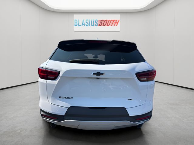 2025 Chevrolet Blazer view 4