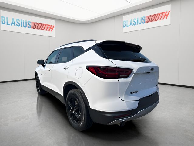 2025 Chevrolet Blazer view 5