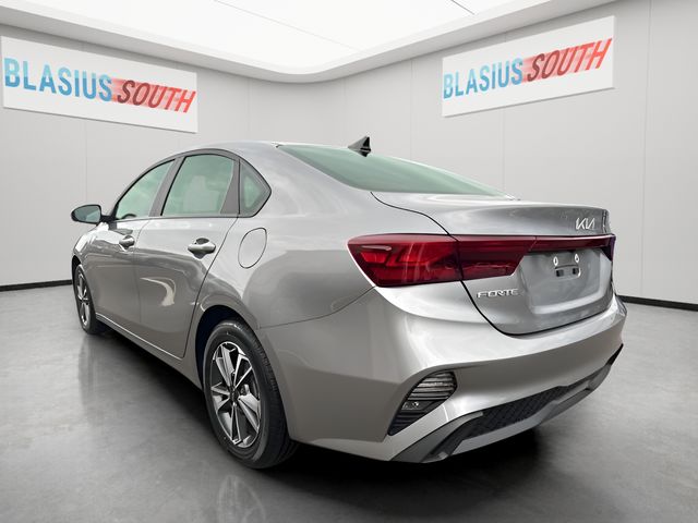 2024 Kia Forte view 5