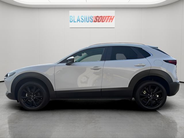 2024 Mazda CX-30 view 4