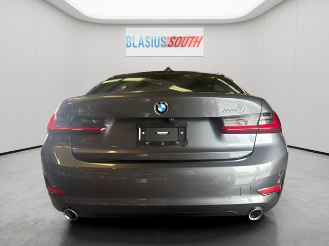2022 BMW 3 Series view 4