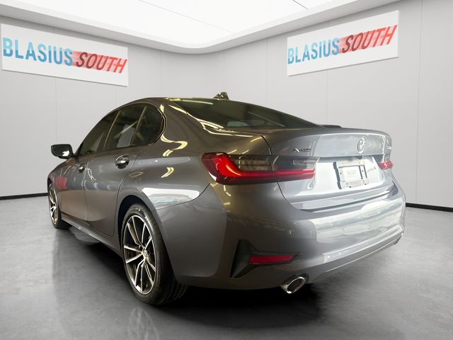 2022 BMW 3 Series view 5