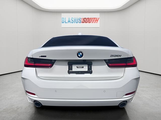 2023 BMW 3 Series view 4