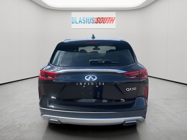 2021 INFINITI QX50 view 4