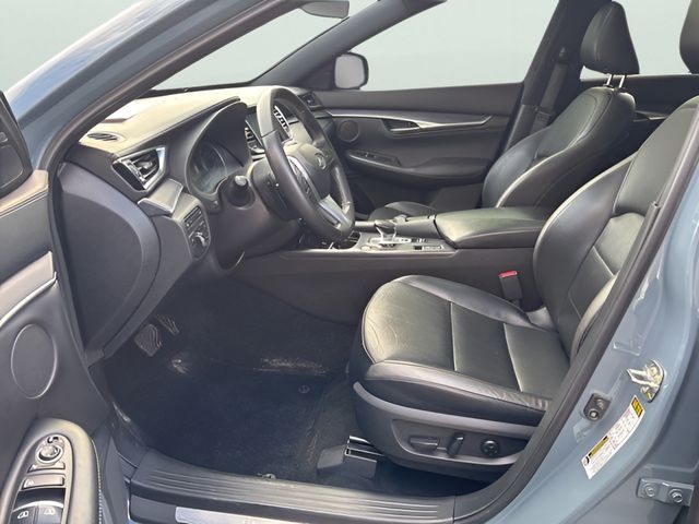2023 INFINITI QX55 view 3