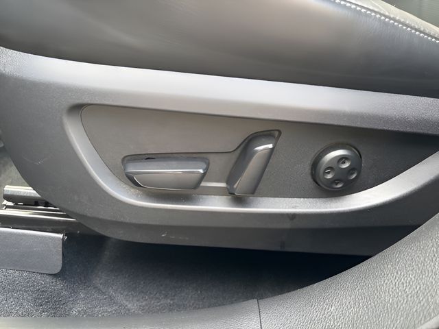 2023 INFINITI QX55 view 4