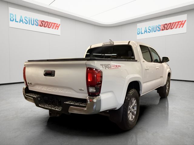 2019 Toyota Tacoma view 3