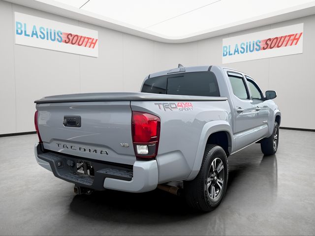 2019 Toyota Tacoma view 3