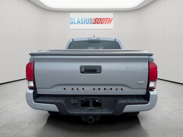 2019 Toyota Tacoma view 4