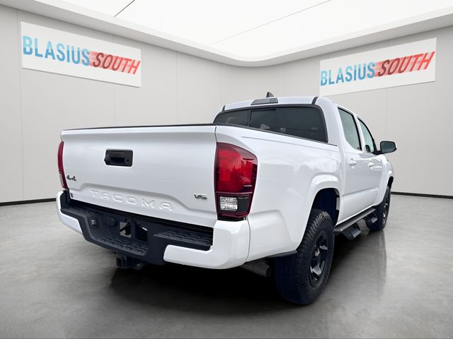2023 Toyota Tacoma view 3