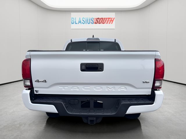 2023 Toyota Tacoma view 4