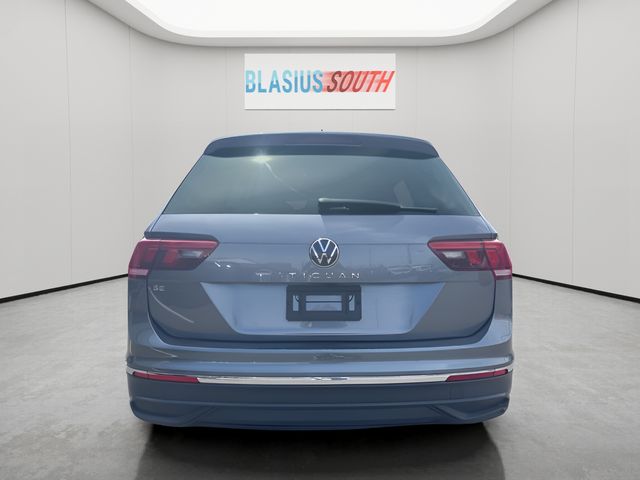2023 Volkswagen Tiguan view 4