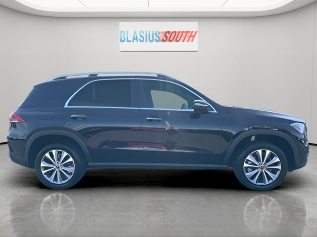 2022 Mercedes-Benz GLE view 2