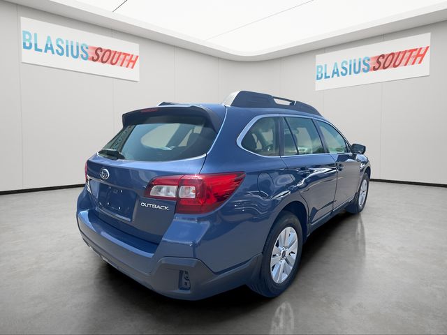 2019 Subaru Outback view 3