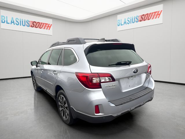 2017 Subaru Outback view 5
