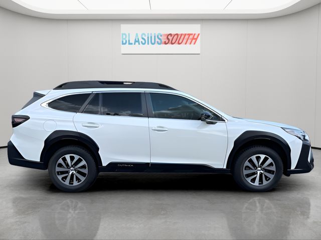 2024 Subaru Outback view 2