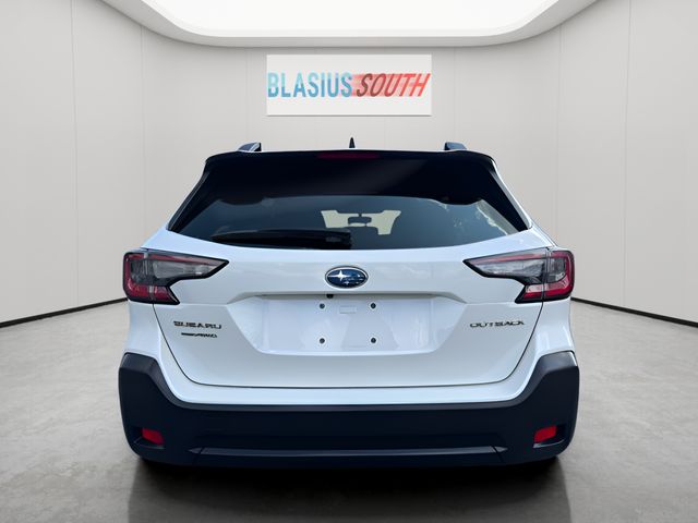 2024 Subaru Outback view 4