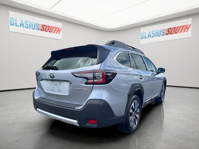 2024 Subaru Outback view 3