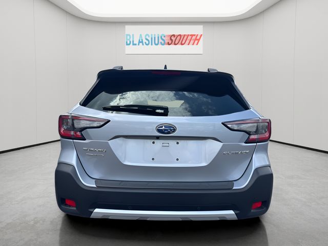 2024 Subaru Outback view 4