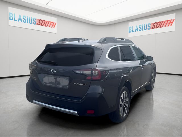 2023 Subaru Outback view 3