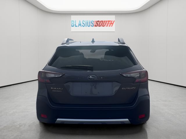 2023 Subaru Outback view 4