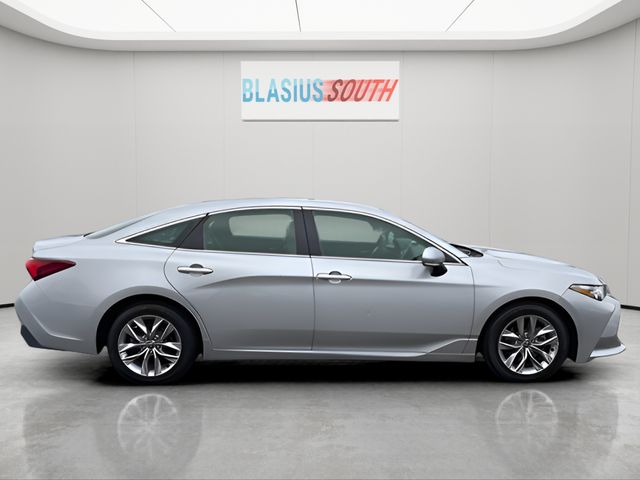 2021 Toyota Avalon view 2