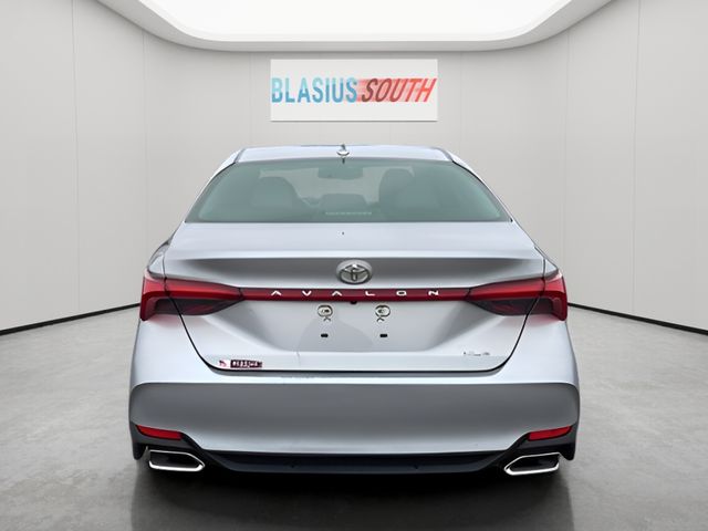 2021 Toyota Avalon view 4