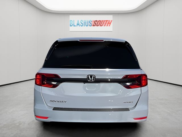 2024 Honda Odyssey view 4