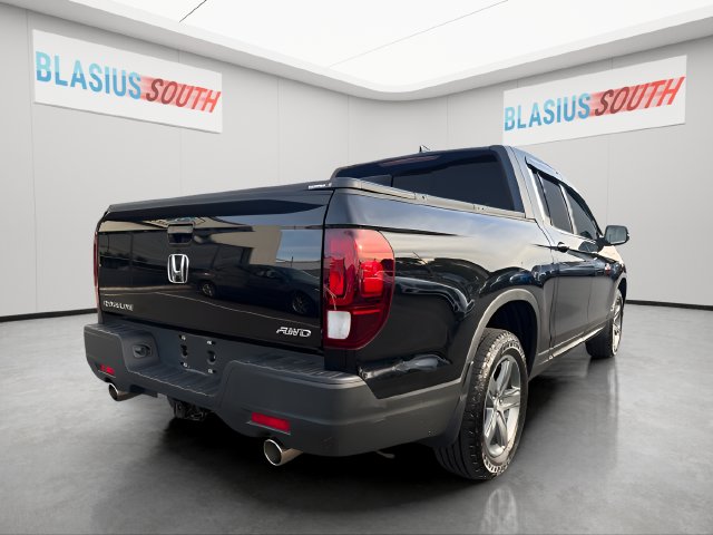 2023 Honda Ridgeline view 3